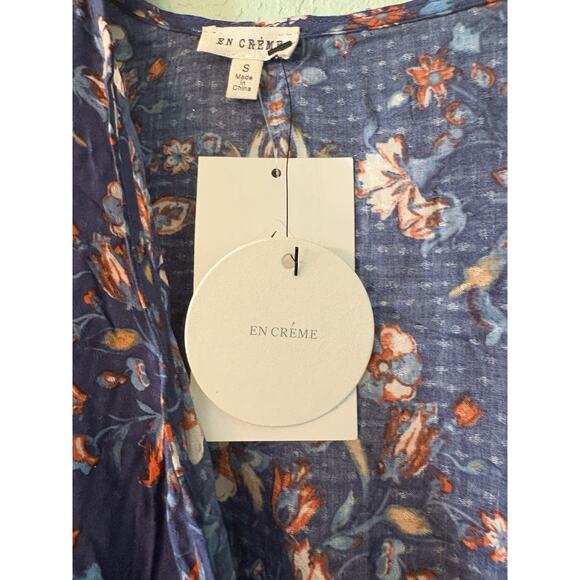 En Creme Women’s Small Navy Floral Romper With Opening On Abdomen With Tie - Picture 5 of 6